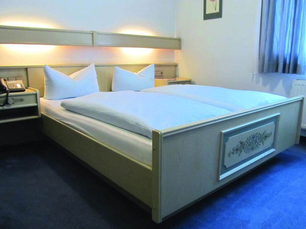 Zum Neuen Schwan Hotel Walluf Екстериор снимка