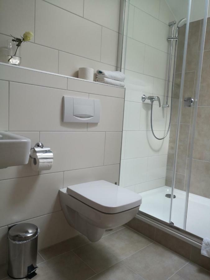 Zum Neuen Schwan Hotel Walluf Екстериор снимка