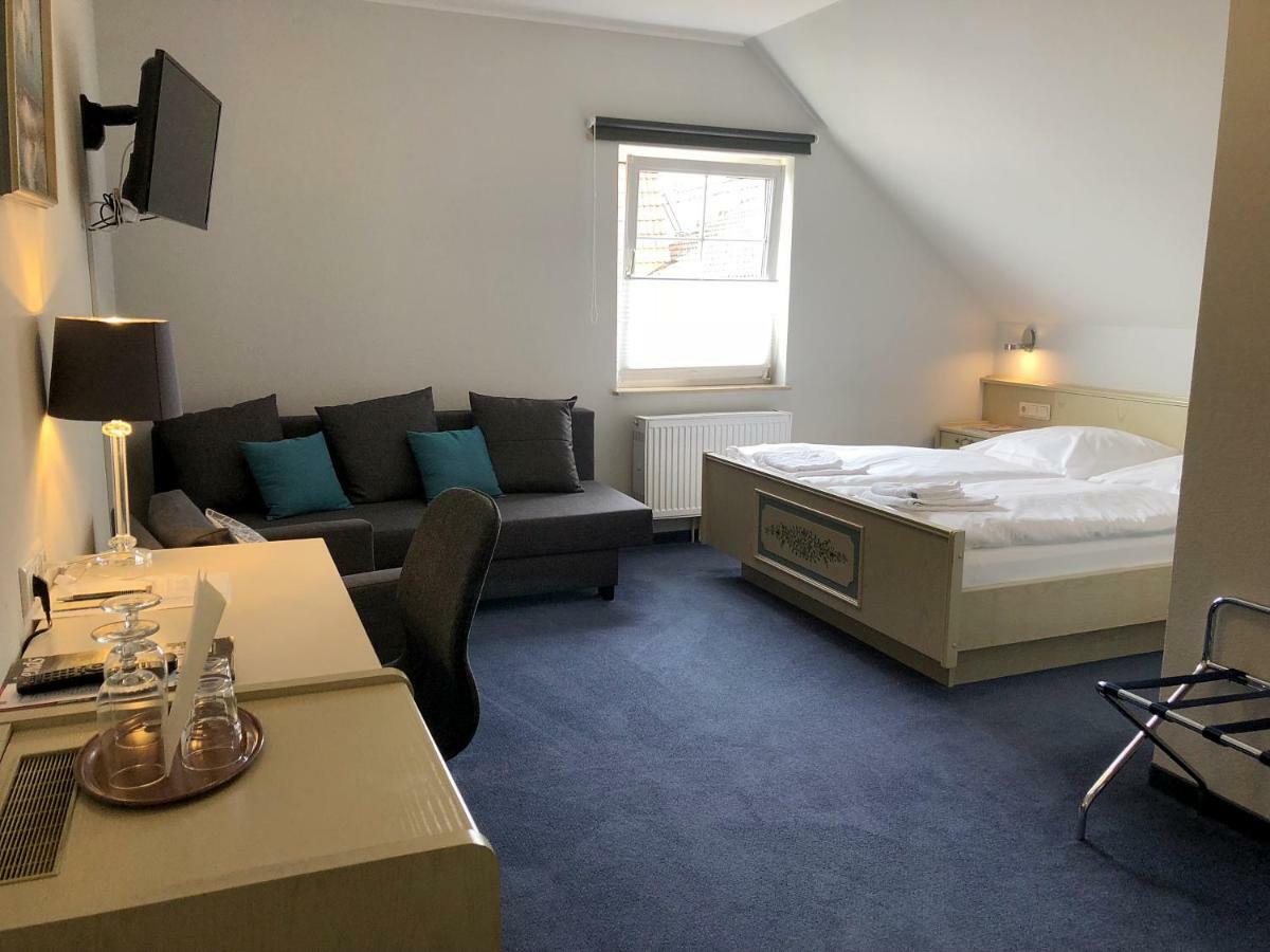 Zum Neuen Schwan Hotel Walluf Екстериор снимка